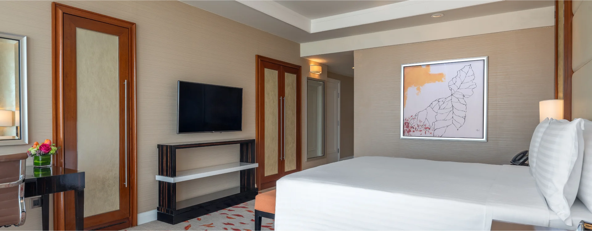 Solaire Deluxe room · 1 night